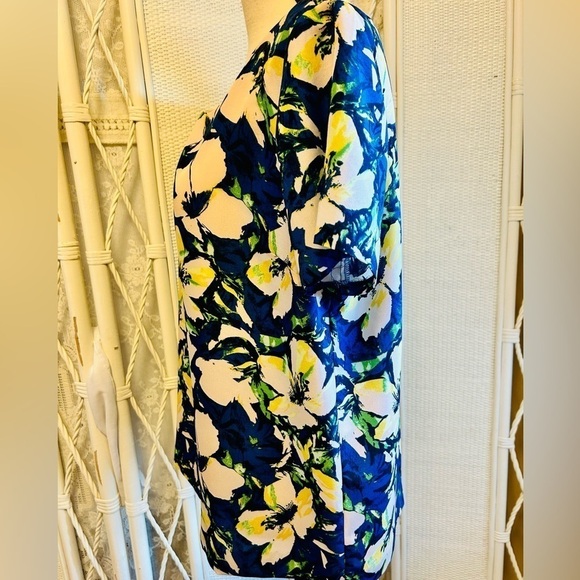 J. Crew Factory Top Blouse Blue White Yellow Floral Short Sleeve size Medium - Picture 8 of 16